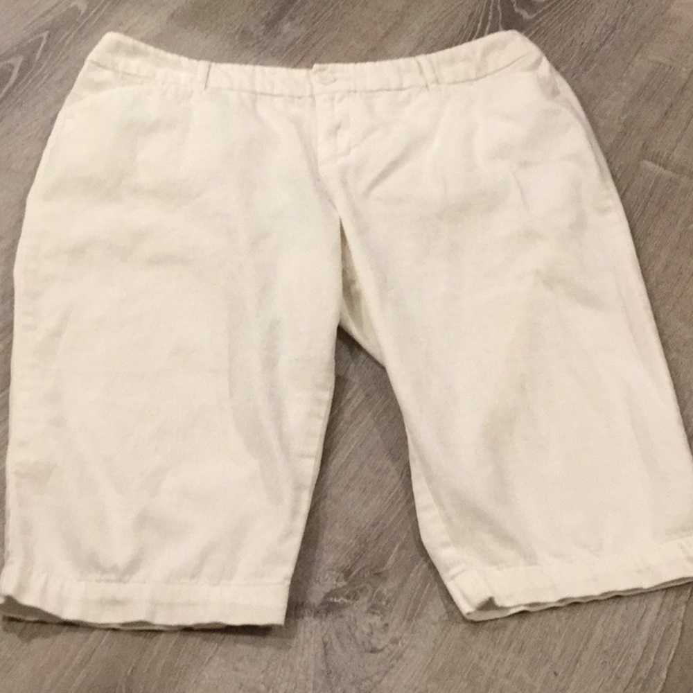 🧡 St. John’s Bay~~White Capris~~Petite~🧡